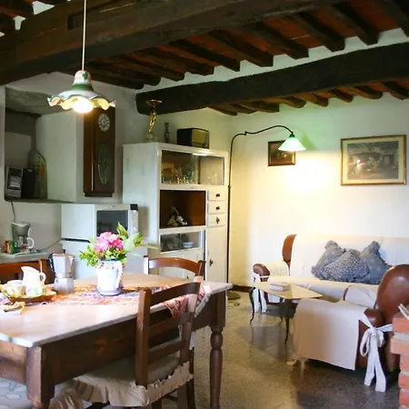 Cegliolo Sleeps 5 Pool Wifi וילה קורטונה